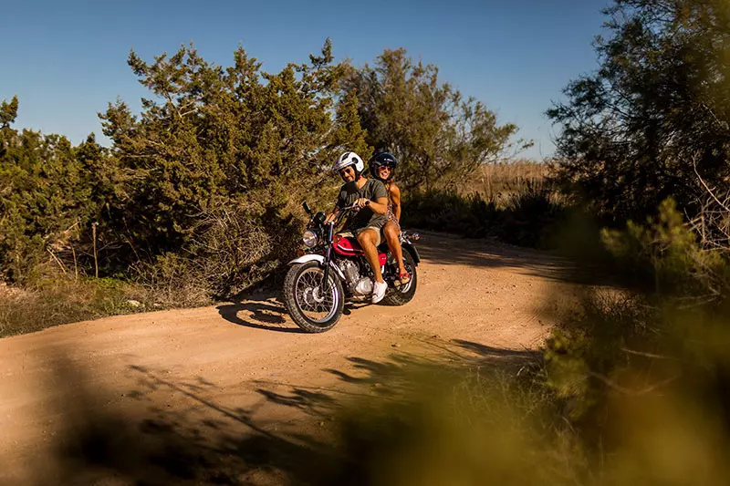 Benefits of renting a motorcycle instead of a car in Formentera